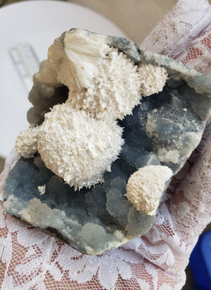 Chalcedony quartz geode with mordonite