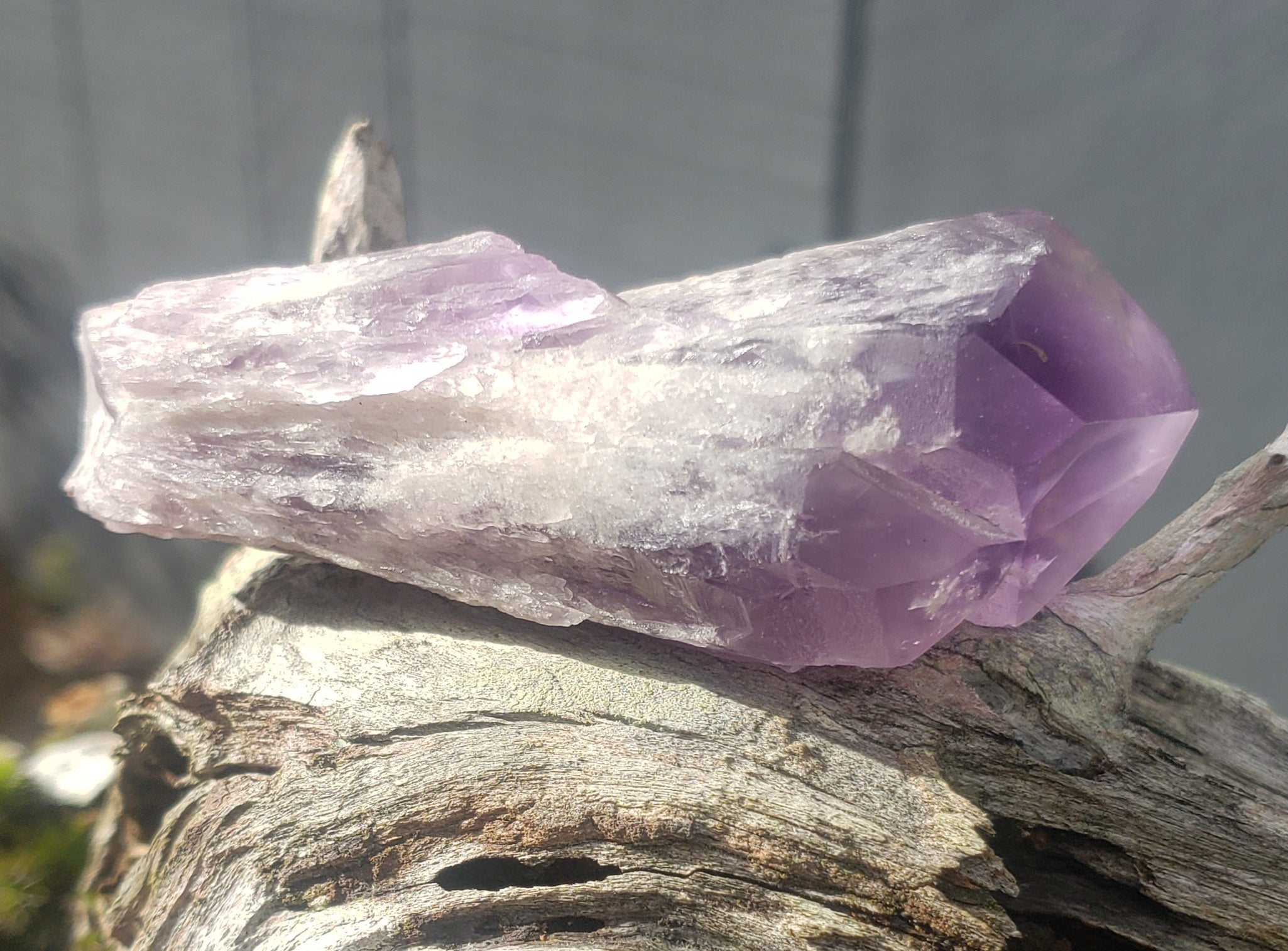 Cathedral Amethyst point - 76 grams