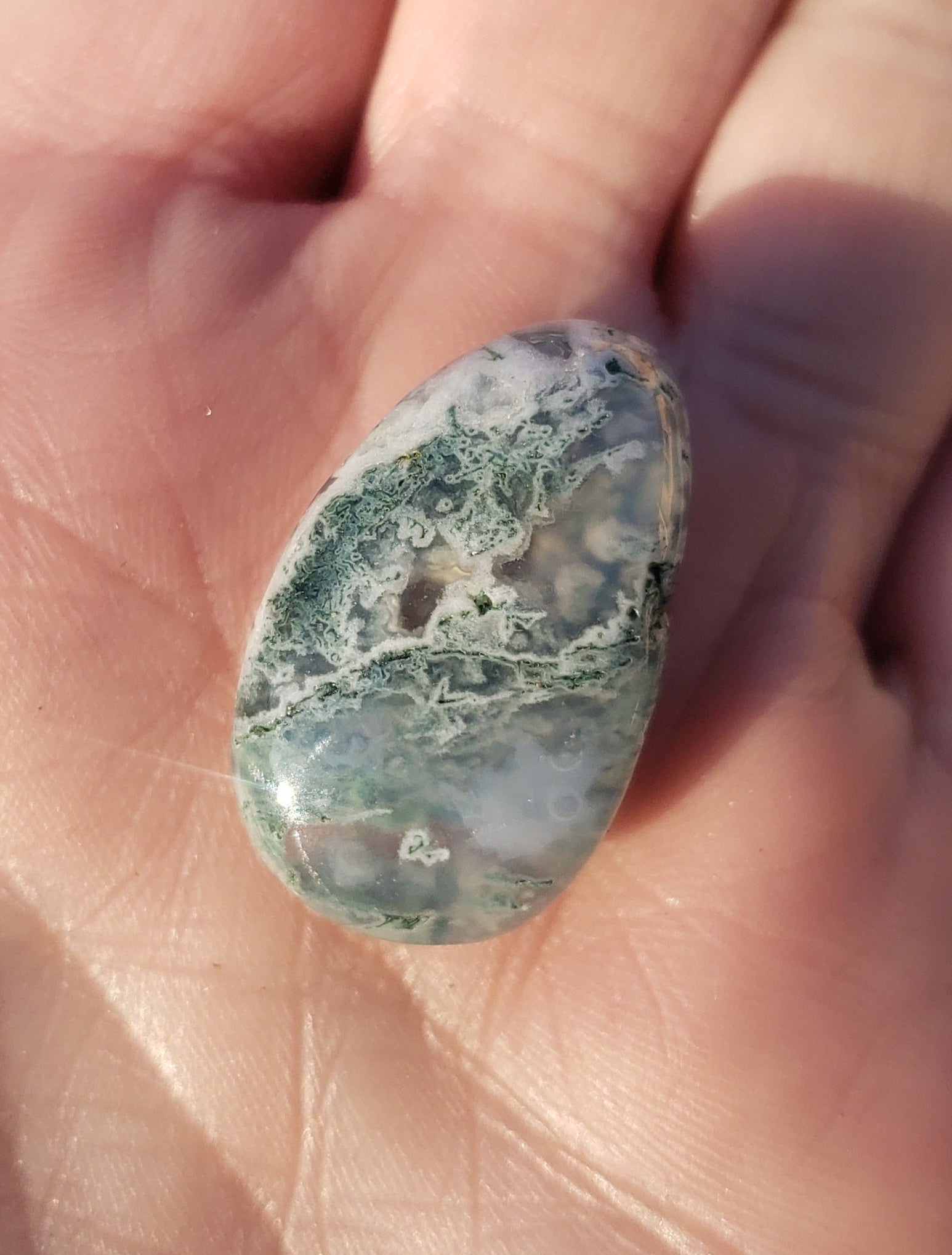 Moss Agate -with geode - Tumbled - A+ quality - 6g