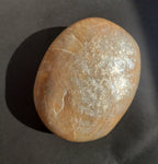 Peach moonstone  - palmstone  - 94g
