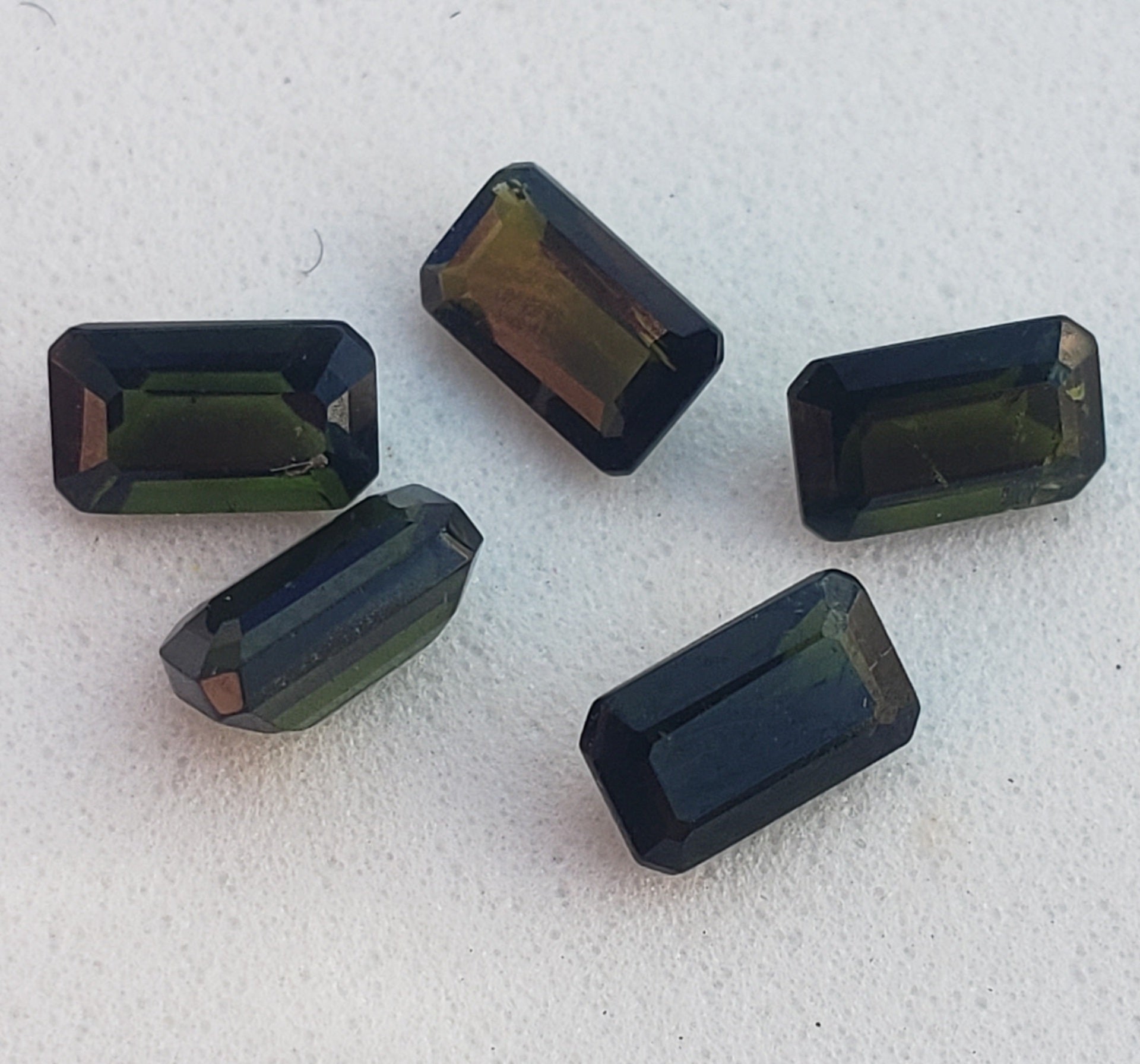 Green Tourmaline - faceted gemstones x5