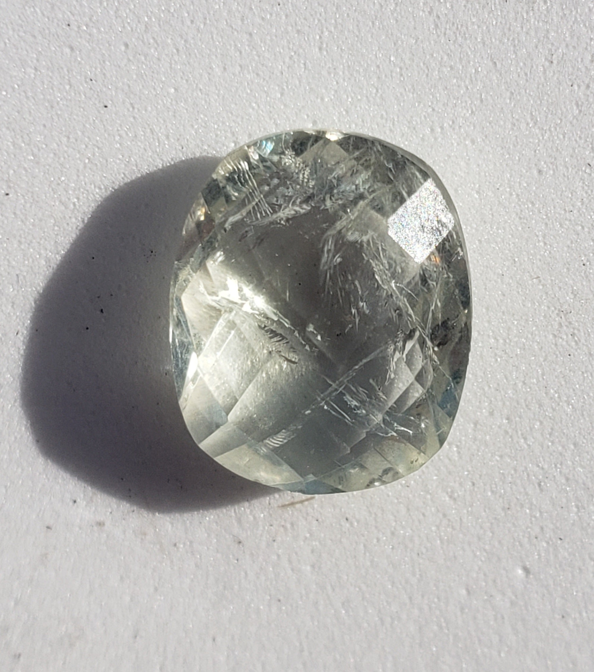 Praisolite - faceted gemstone - 9.5ct ( green Amethyst)