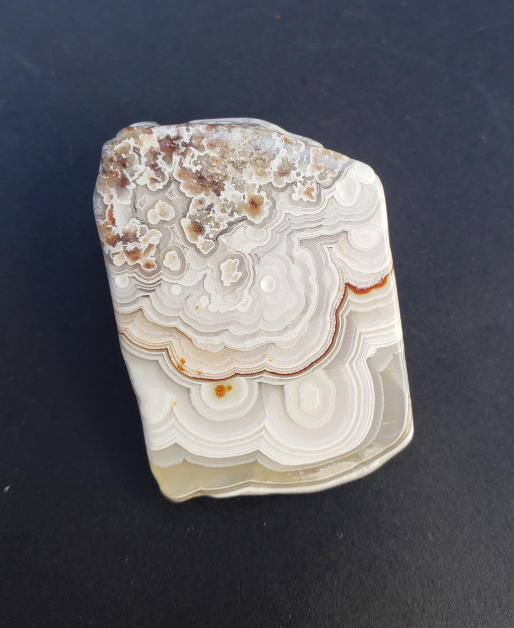 Mexican crazy lace agate freeform slice - 14grams - awesome outer edge bubbles