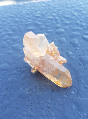 Tangarine quartz cluster - - 9grams