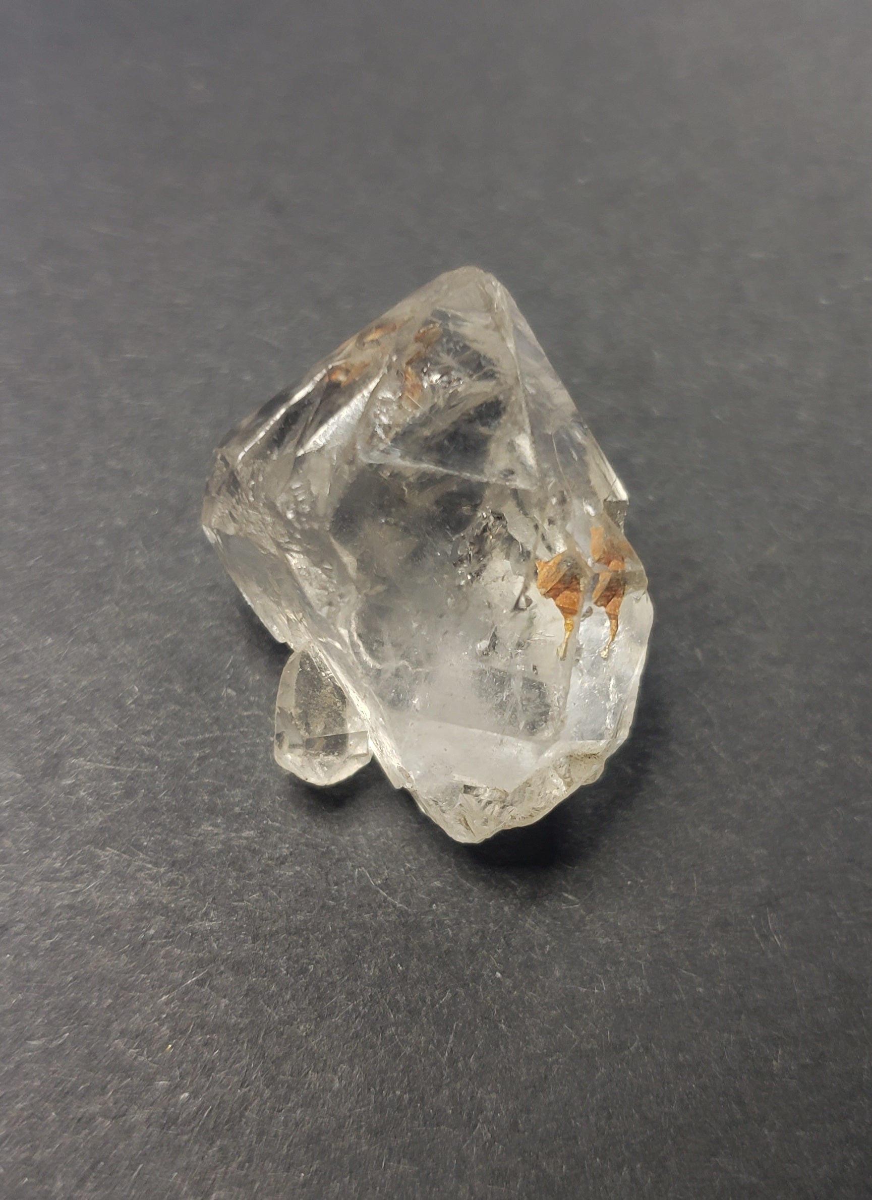 Double terminated quartz - Petroleum enhydro - 5g
